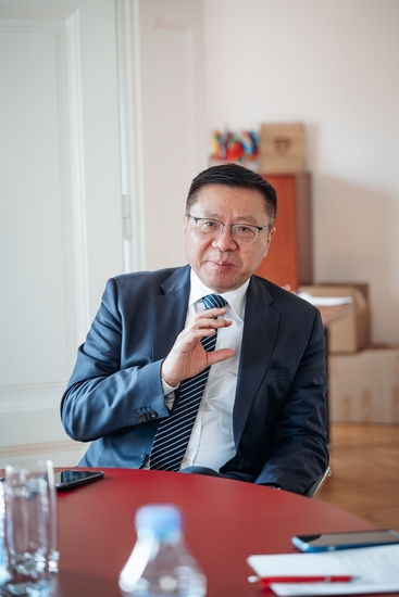 Kineski model razvoja i budućnost globalnog poretka: Profesor Zhang Weiwei održao predavanje na FEFA fakultetu