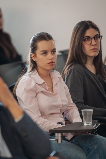 Kineski model razvoja i budućnost globalnog poretka: Profesor Zhang Weiwei održao predavanje na FEFA fakultetu