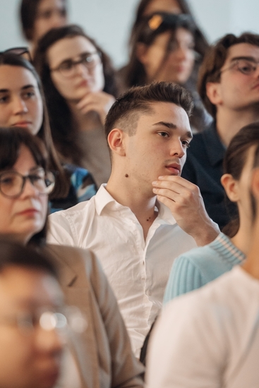 Kineski model razvoja i budućnost globalnog poretka: Profesor Zhang Weiwei održao predavanje na FEFA fakultetu