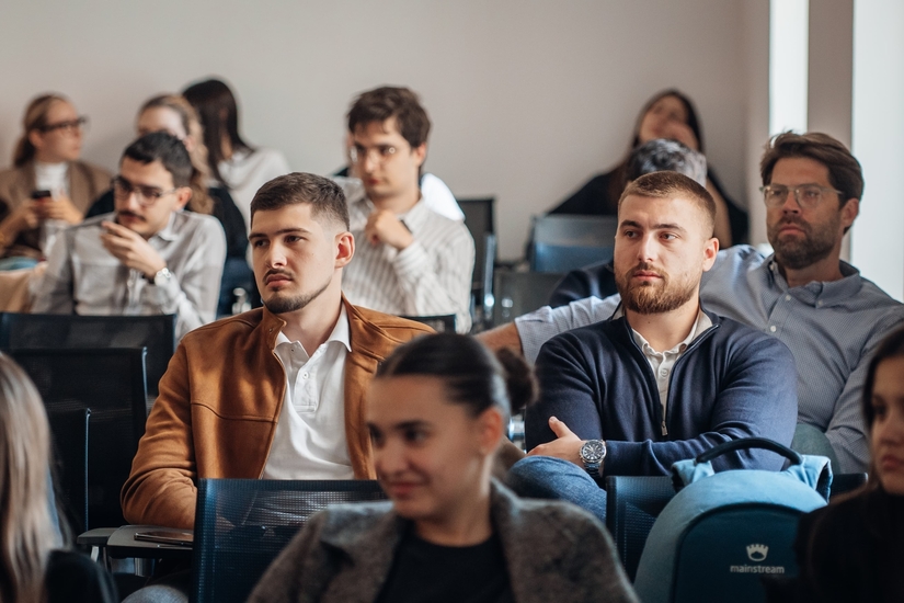 Kineski model razvoja i budućnost globalnog poretka: Profesor Zhang Weiwei održao predavanje na FEFA fakultetu