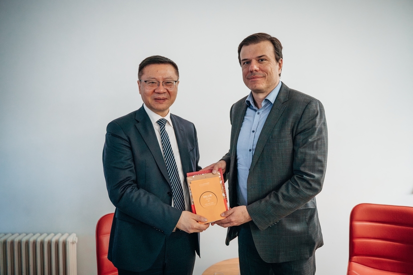 Kineski model razvoja i budućnost globalnog poretka: Profesor Zhang Weiwei održao predavanje na FEFA fakultetu